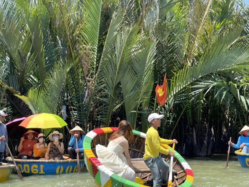 ba-tran-hoi-an-basket-boat-ride-in-water-coconut-forest