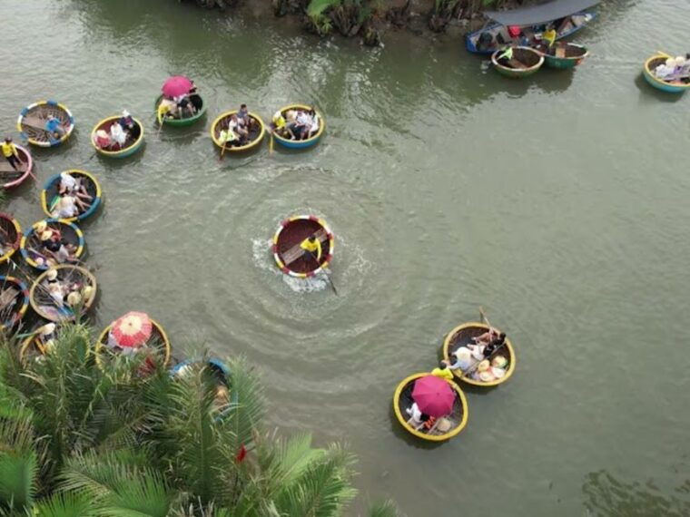 ba-tran-hoi-an-basket-boat-ride-in-water-coconut-forest