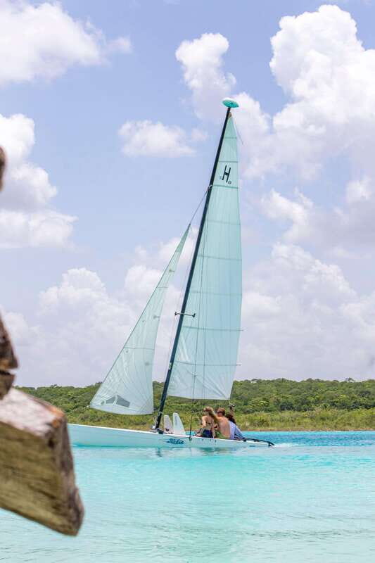 Bacalar: Catamaran Private Sailing between Mangroves - Key Points