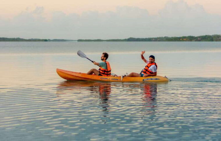bacalar-full-day-kayak-rental-in-the-lagoon-of-seven-colors