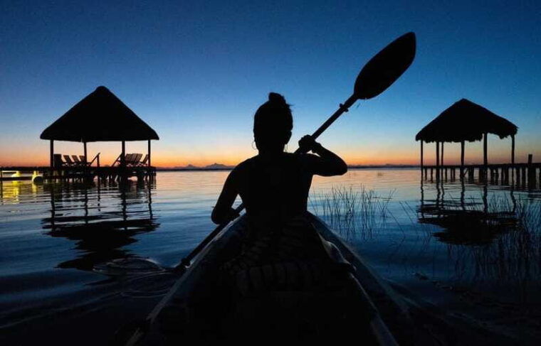 bacalar-full-day-kayak-rental-in-the-lagoon-of-seven-colors