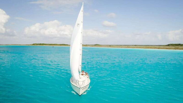 bacalar-group-sailing-trip-with-swimming-and-drinks