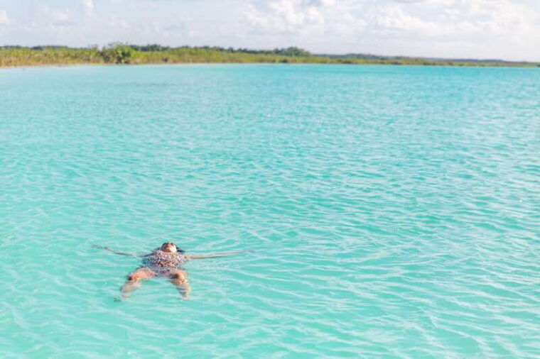 bacalar-group-sailing-trip-with-swimming-and-drinks