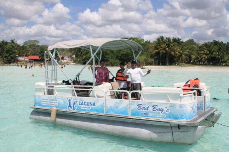 bacalar-lake-of-seven-colors-pontoon-tour-with-fruit