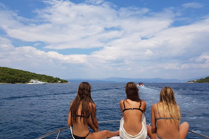 bachelorette-or-hen-party-boat-from-trogir-and-split