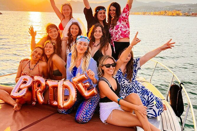 bachelorette-party-boat-party-in-salerno-with-aperitif-and-tapas