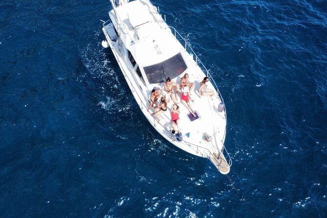 bachelorette-party-boat-party-in-salerno-with-aperitif-and-tapas