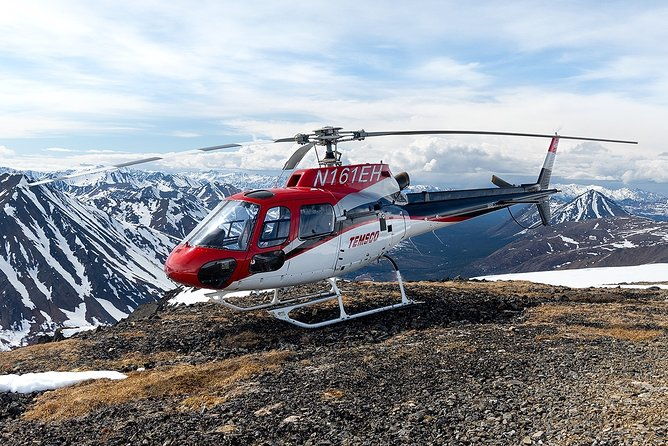 backcountry-photo-excursion-by-helicopter