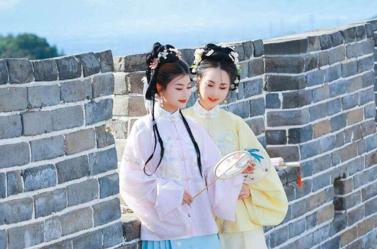 badaling-great-wall-official-hanfu-experience-rental
