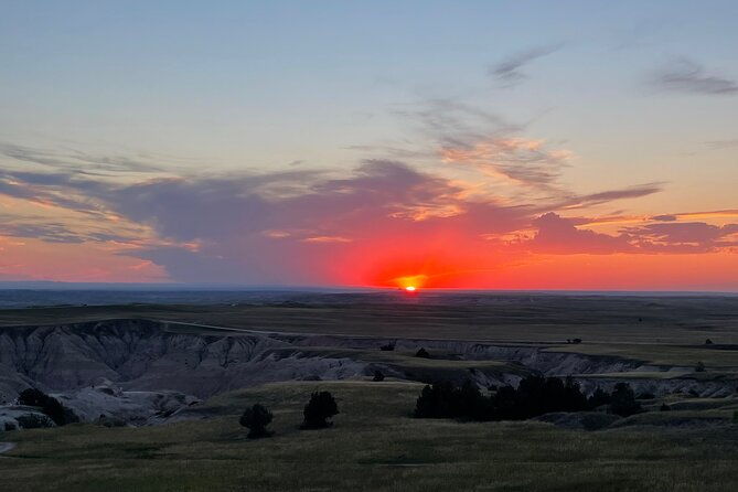 badlands-sunset-wildlife-natures-evening-glow