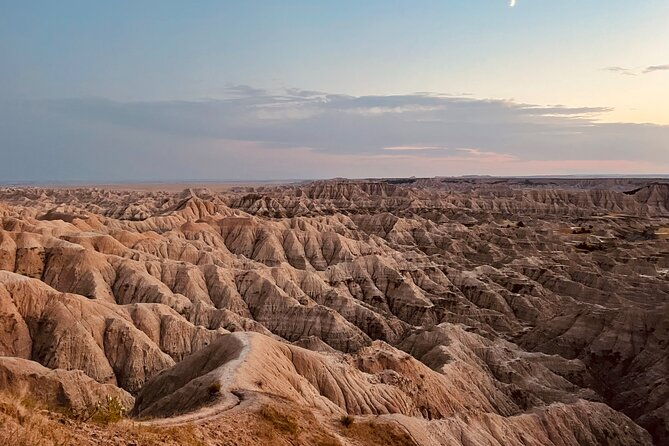 badlands-sunset-wildlife-natures-evening-glow