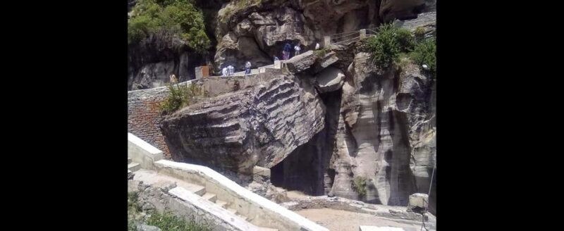 Badrinath Temple - Transportation & Accommodations