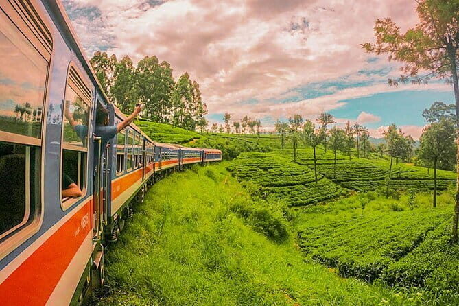 Badulla to Colombo train ride on (Train No: 1002 "Denuwara Menike") - FAQ