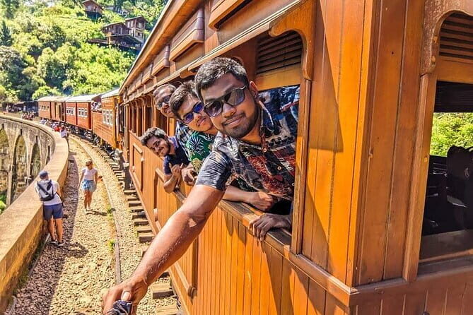 Badulla to Colombo train ride on (Train No: 1016 "Udarata Menike") - FAQ