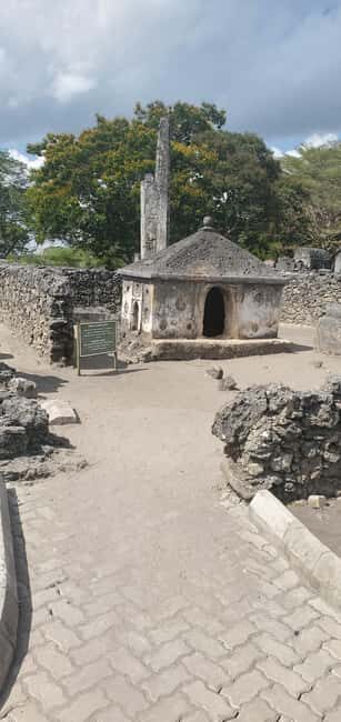 Bagamoyo tour (day trip) from Dar-es-Salaam - The Kaole Ruins: Echoes of Ancient Trade