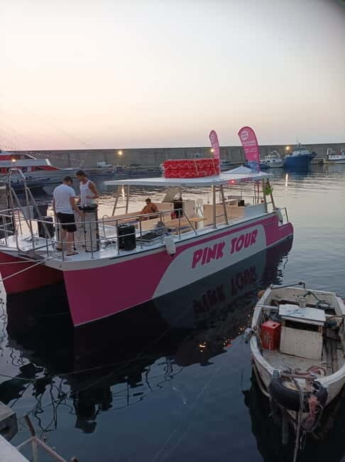 BAGNARA TOUR COSTA VIOLA GIRO GROTTE + SOSTE BAGNO - Exploring the Costa Viola on a 2.5-Hour Boat Adventure