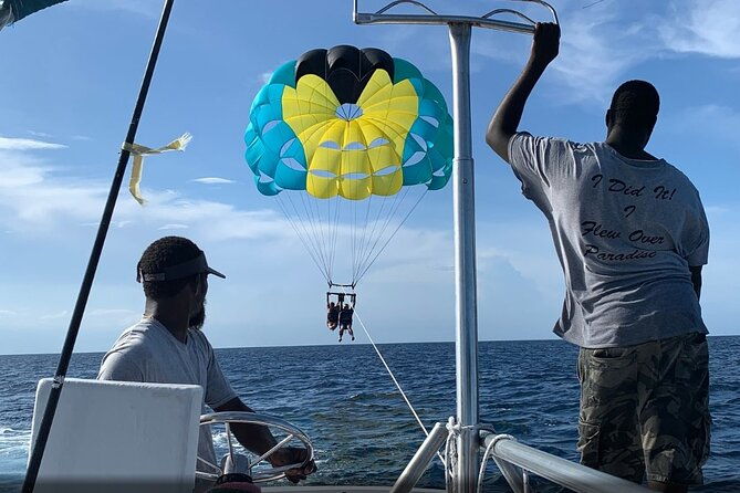 bahamas-cabbage-beach-parasailing-adventure