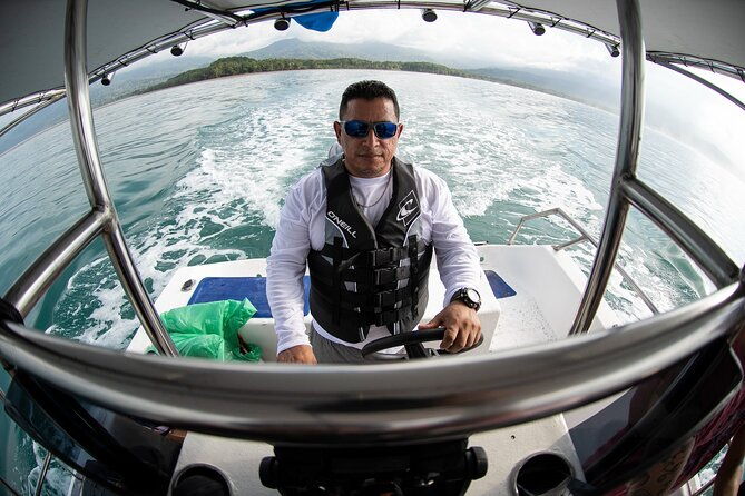 bahia-ballena-whale-and-dolphin-tour-morning