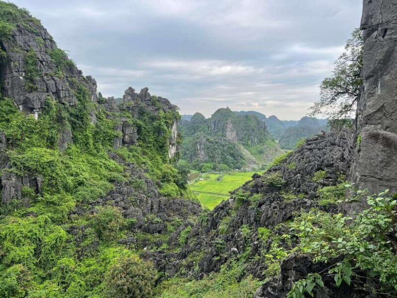 bai-dinh-pagoda-and-trang-an-eco-tourism-day-group-tour