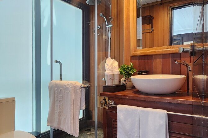 Bai Tu Long 2-Day Cruise from Hanoi with Transport - Day Two: Waking and Exploring