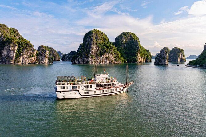 Bai Tu Long & Ha Long Bay 3-Day 2-Night Cruise from Hanoi - Key Points