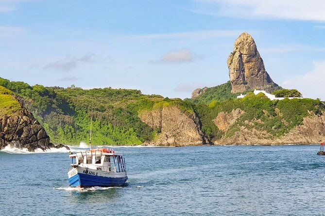 baia-do-sancho-boat-tour