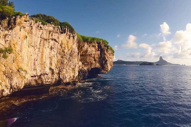 baia-do-sancho-boat-tour