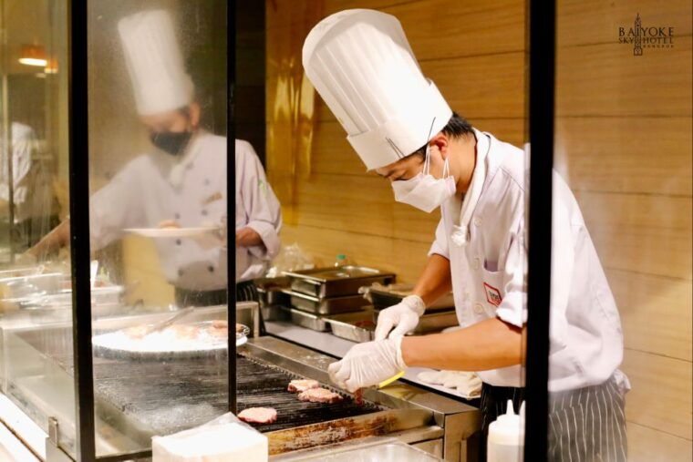 baiyoke-82nd-floor-crystal-grill-buffet-observation-deck