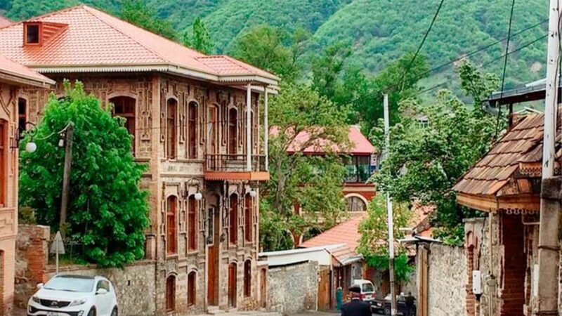 Baku: 2-Day Azerbaijan Tour with Option to Cross to Georgia - The Itinerary Breakdown: What You’ll Experience