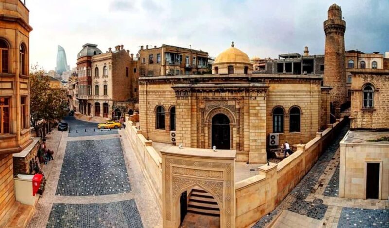 Baku: Discovery City Tour Culture, Architecture & Views - Key Points