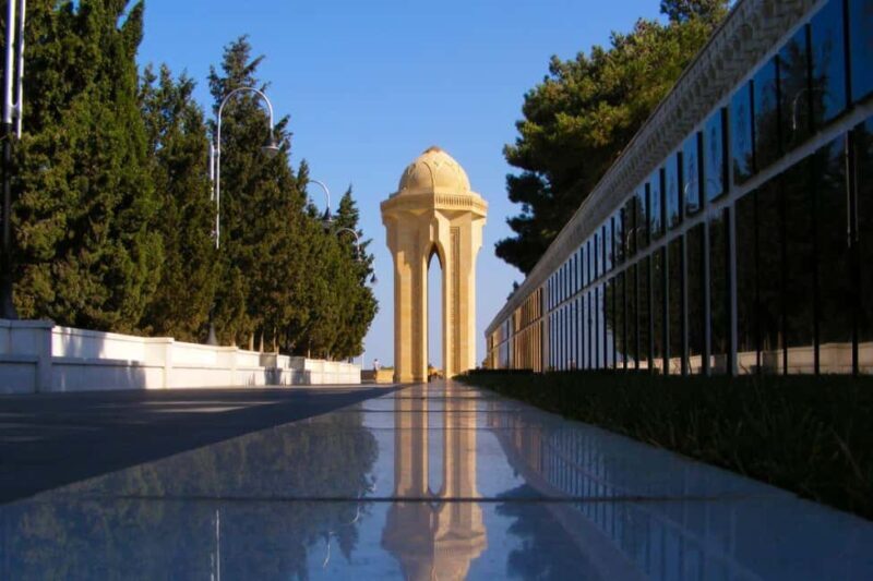 Baku: Night Tour with Flame Towers and Flag Square - Why Choose This Tour?
