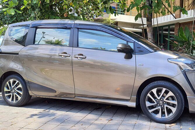 Bali Airport Transfer Check in or Check out Sanur Area Luxury Car - What Makes This Bali Airport Transfer Stand Out