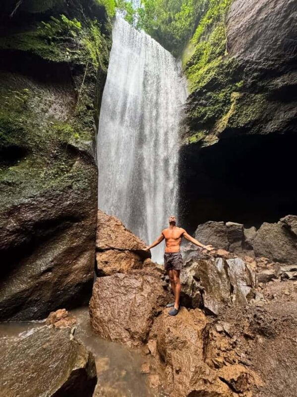 Bali: Akasa Cafe, Waterfalls, Gunung Kawi Temple tour - The Experience in Detail