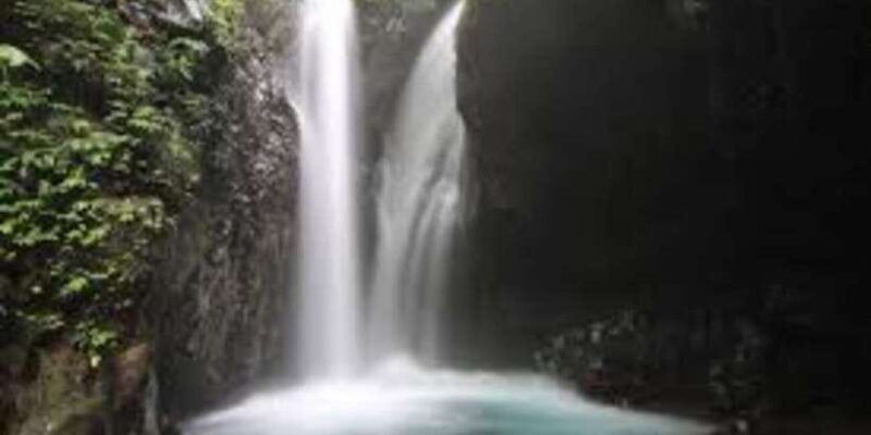 bali-amazing-secret-waterfall-at-north-bali