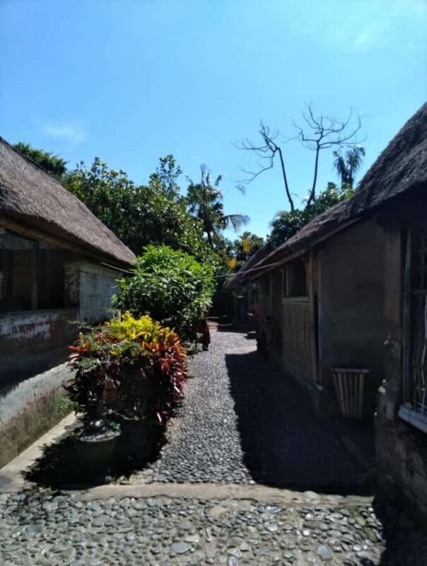 Bali: Ancient Balinese Houses and Mengening Temple Tour - The Significance of Mengening Temple