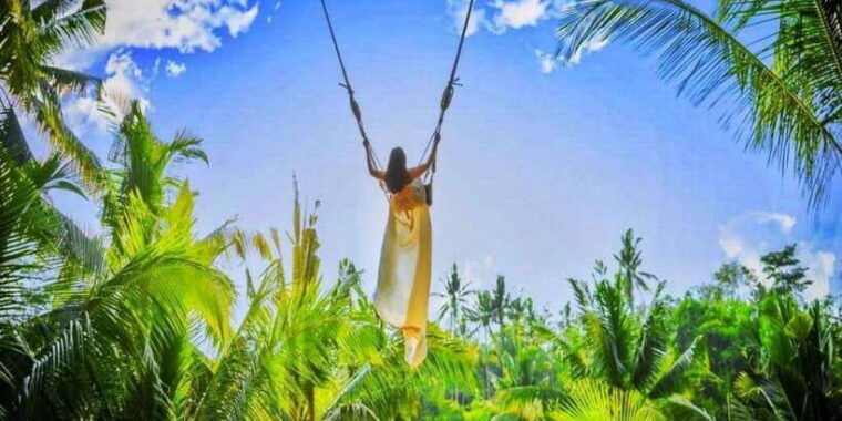 bali-ayung-river-rafting-and-swing-adventure-with-lunch