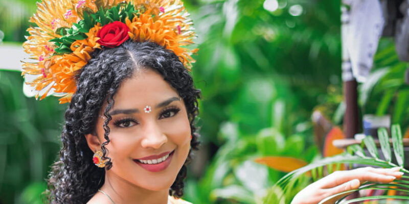 bali-balinese-costume-in-your-resident-with-photography