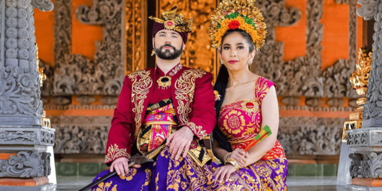 bali-balinese-costume-in-your-resident-with-photography