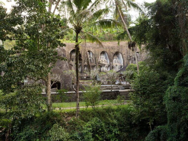 bali-balinese-spiritual-journey-with-purification-ceremony