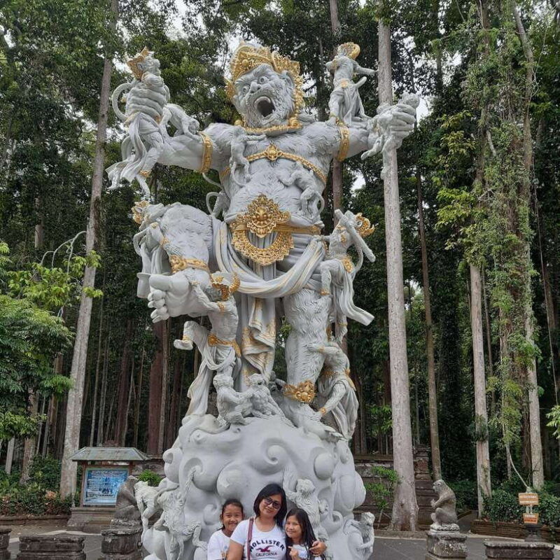 bali-barong-dance-monkey-forest-taman-ayun-tanah-lot