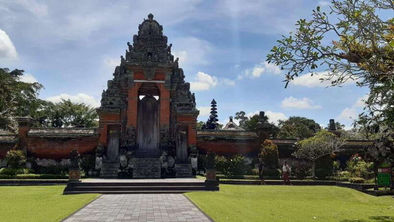 bali-barong-dance-monkey-forest-taman-ayun-tanah-lot