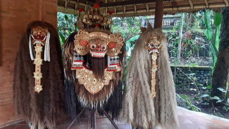 bali-barong-dance-monkey-forest-taman-ayun-tanah-lot