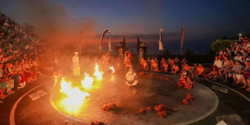 bali-beaches-uluwatu-temple-sunset-fire-kecak-dance-show
