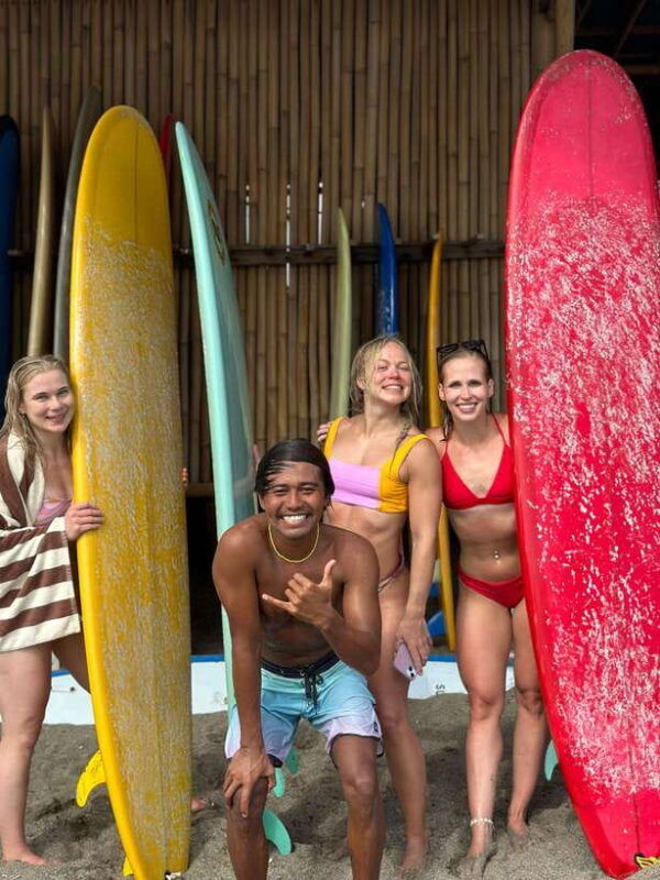 bali-beginner-and-intermediate-surfing-lesson-in-canggu