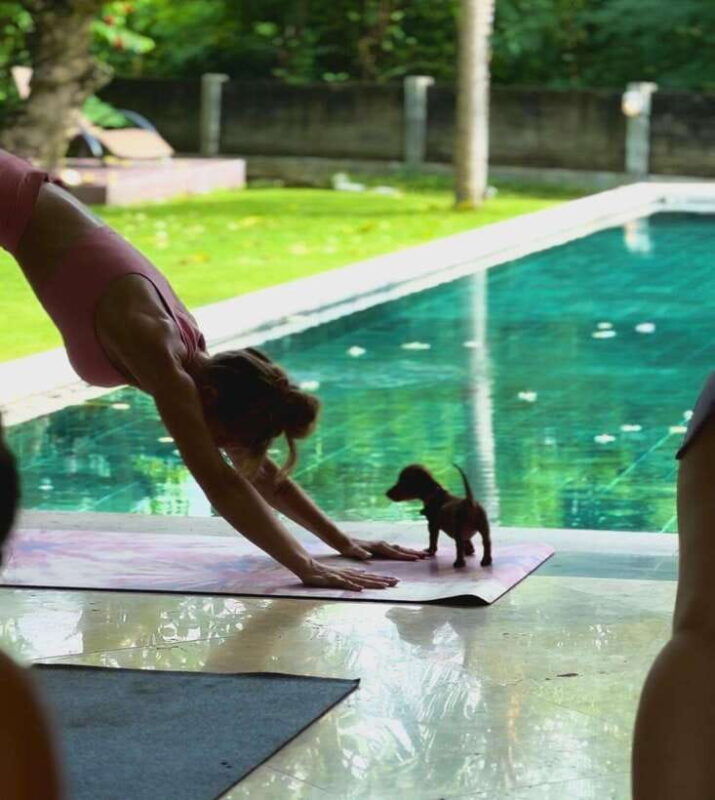 bali-canggu-ubud-puppy-yoga-class-with-refreshing-drinks