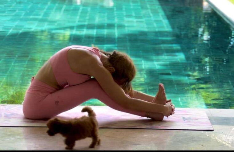 bali-canggu-ubud-puppy-yoga-class-with-refreshing-drinks