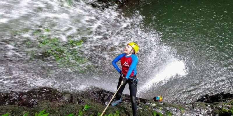 bali-canyoning-adventure-in-sambangan-canyon
