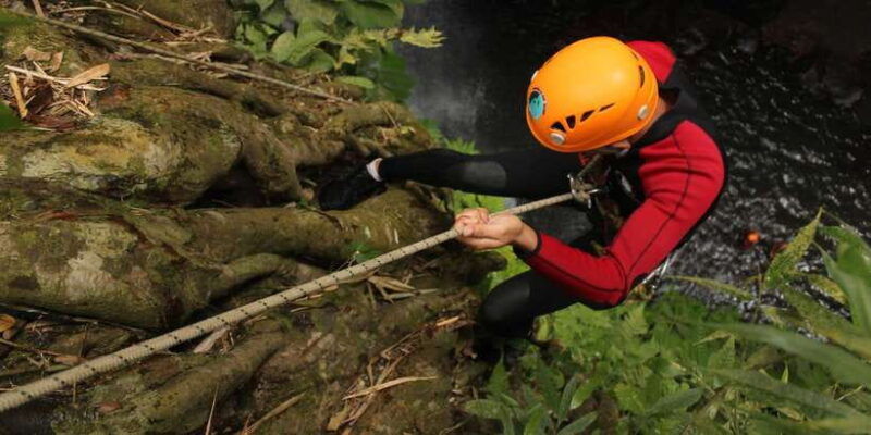 bali-canyoning-golden-twin-canyon