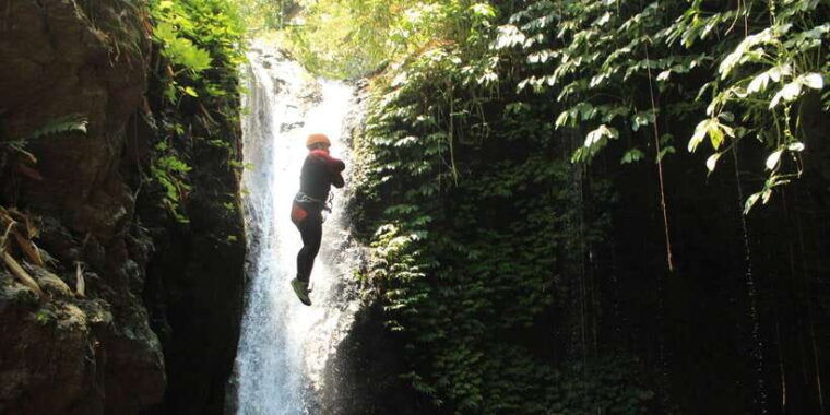 bali-canyoning-golden-twin-canyon