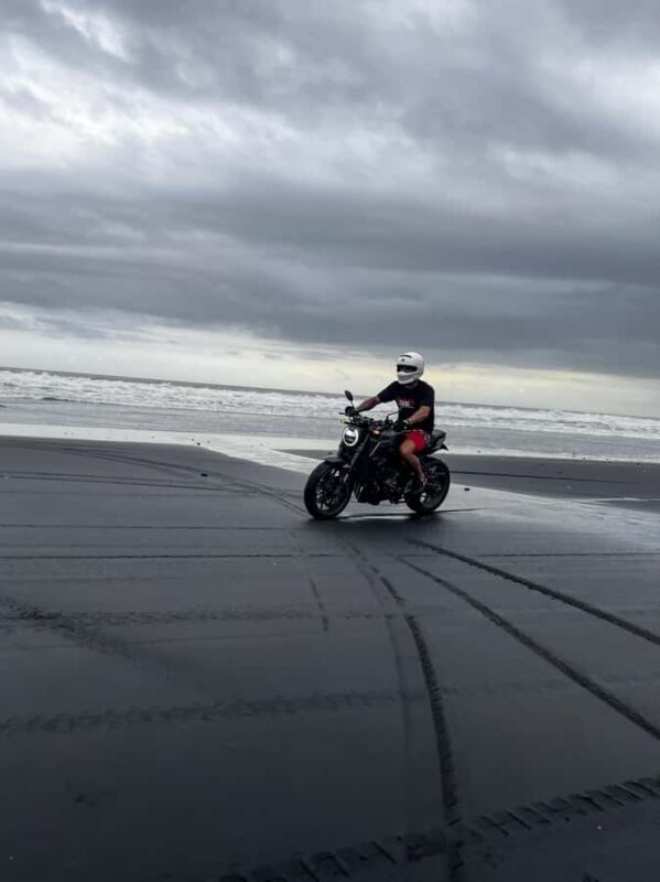 Bali: Dirt Bike Motorcycle Tour to Black Beach - Photo & Video Opportunities: A Highlight for Content Creators